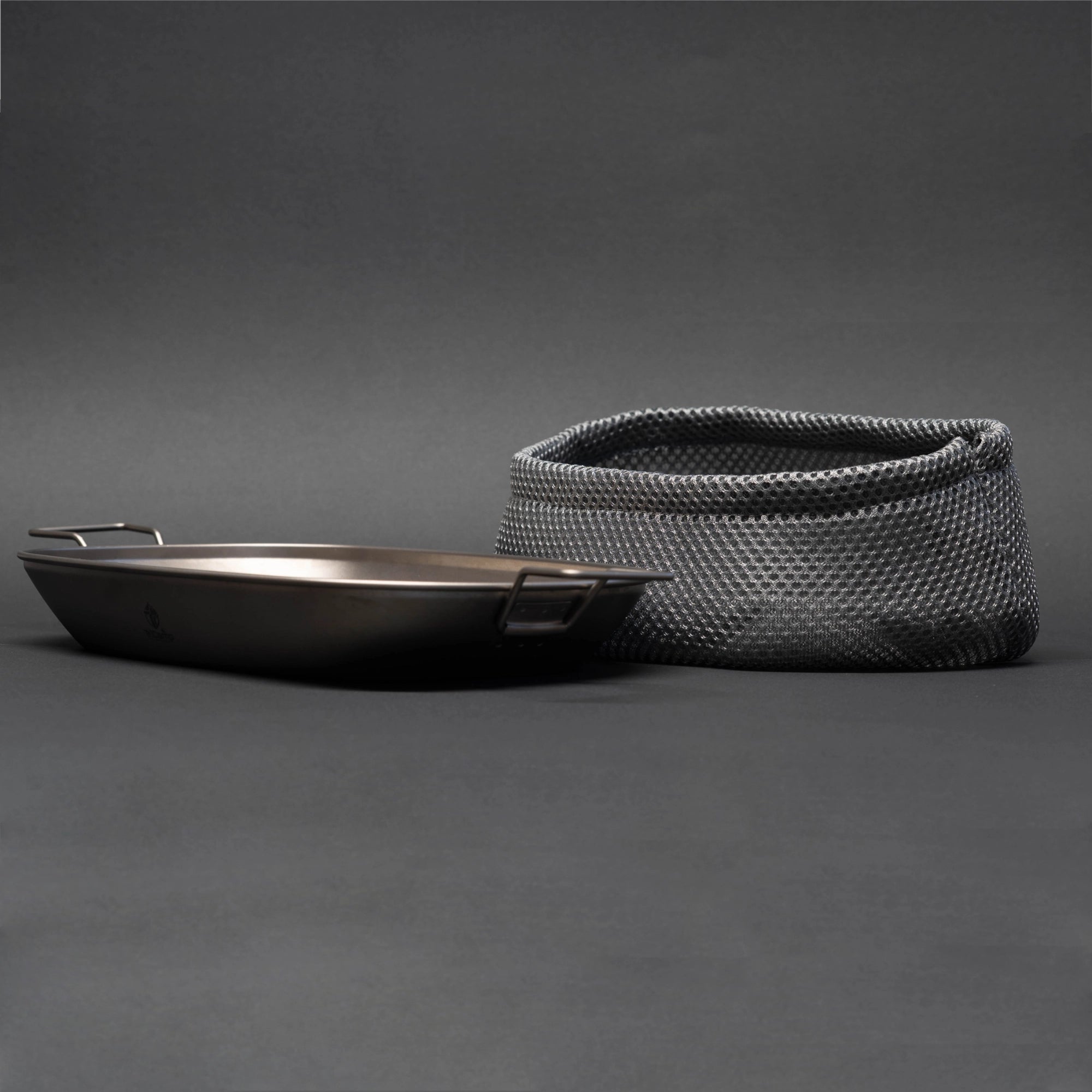 TriCamp Titanium Fish Plate 950ml angle — durable oval camp plate for outdoor dining