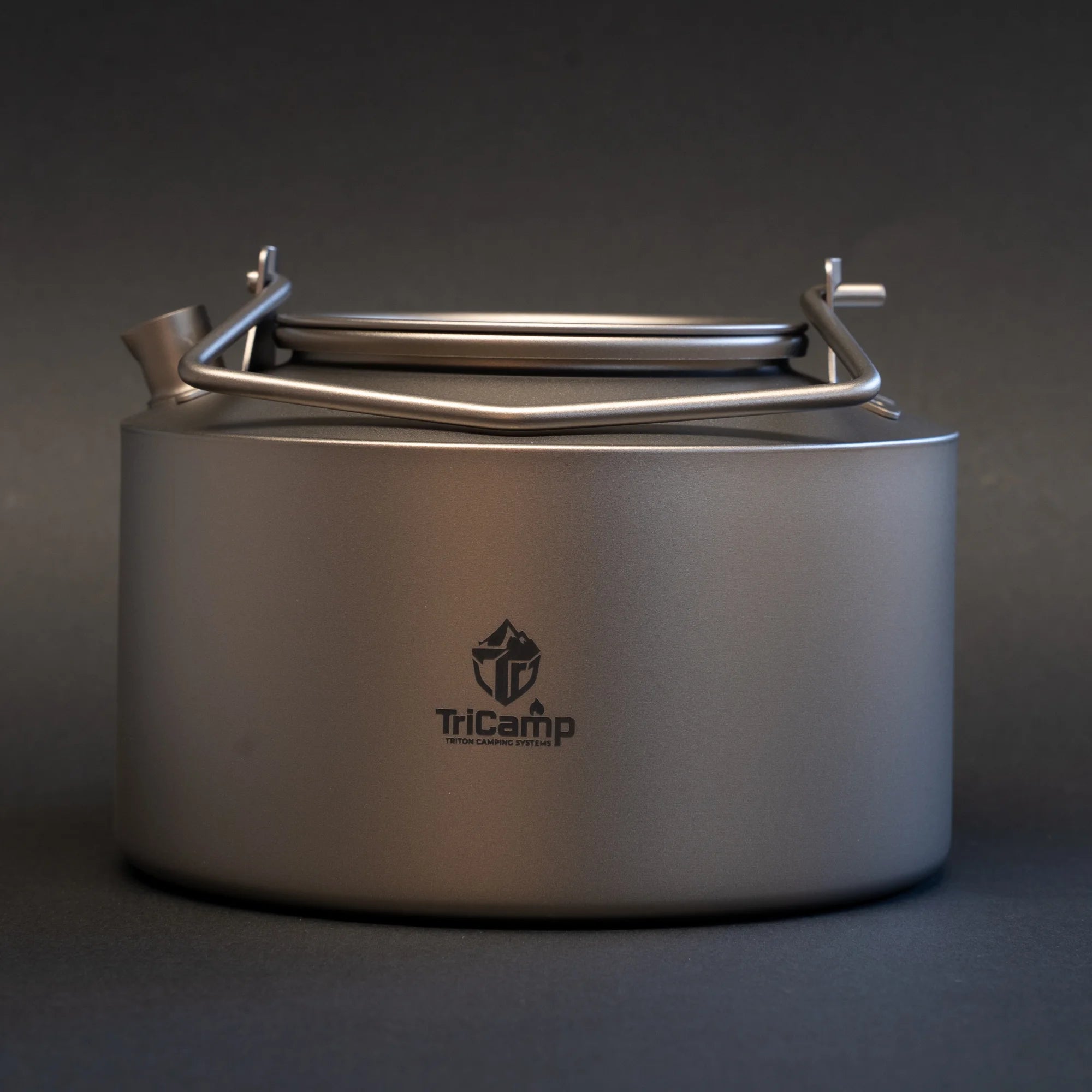 TriCamp Titanium Kettle 980ml side view — durable titanium camp kettle with lid
